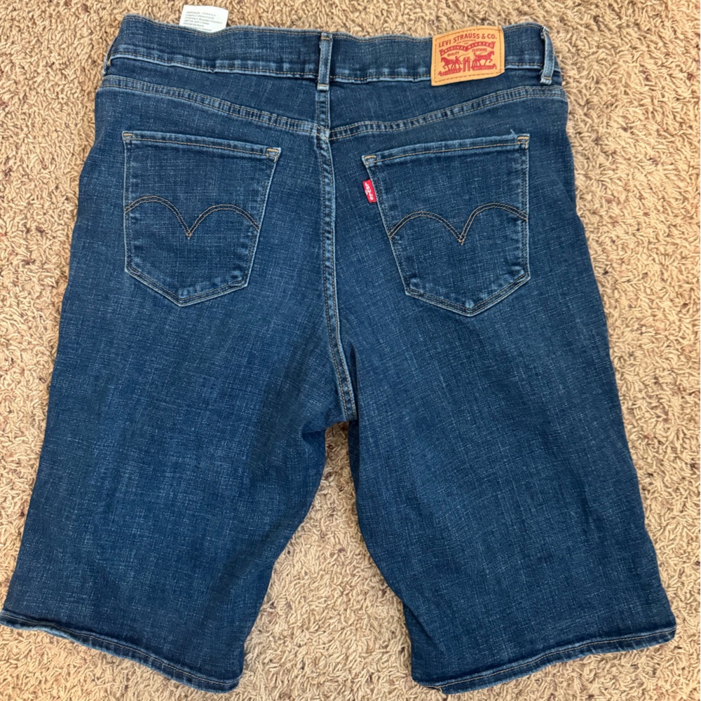 Levi’s Bermuda Jean Shorts Women’s size 30 - Picture 2 of 14